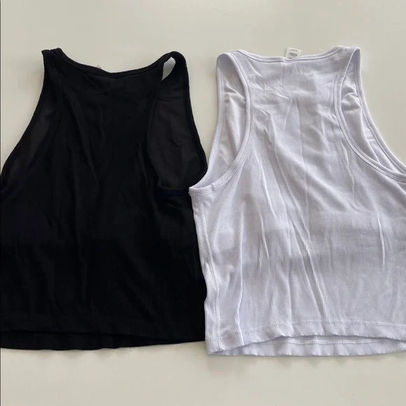 Bundle / lot of 2 Yogalicious Black and White Tank Tops - Picture 4 of 4